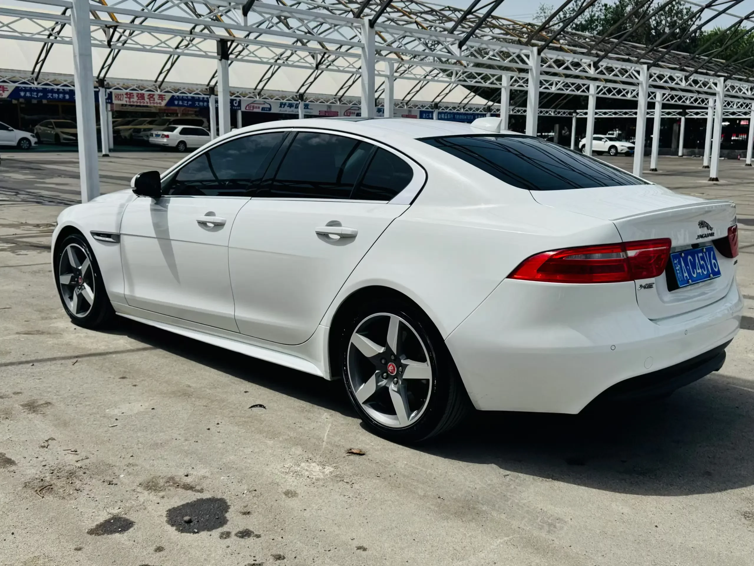 Jaguar XE
