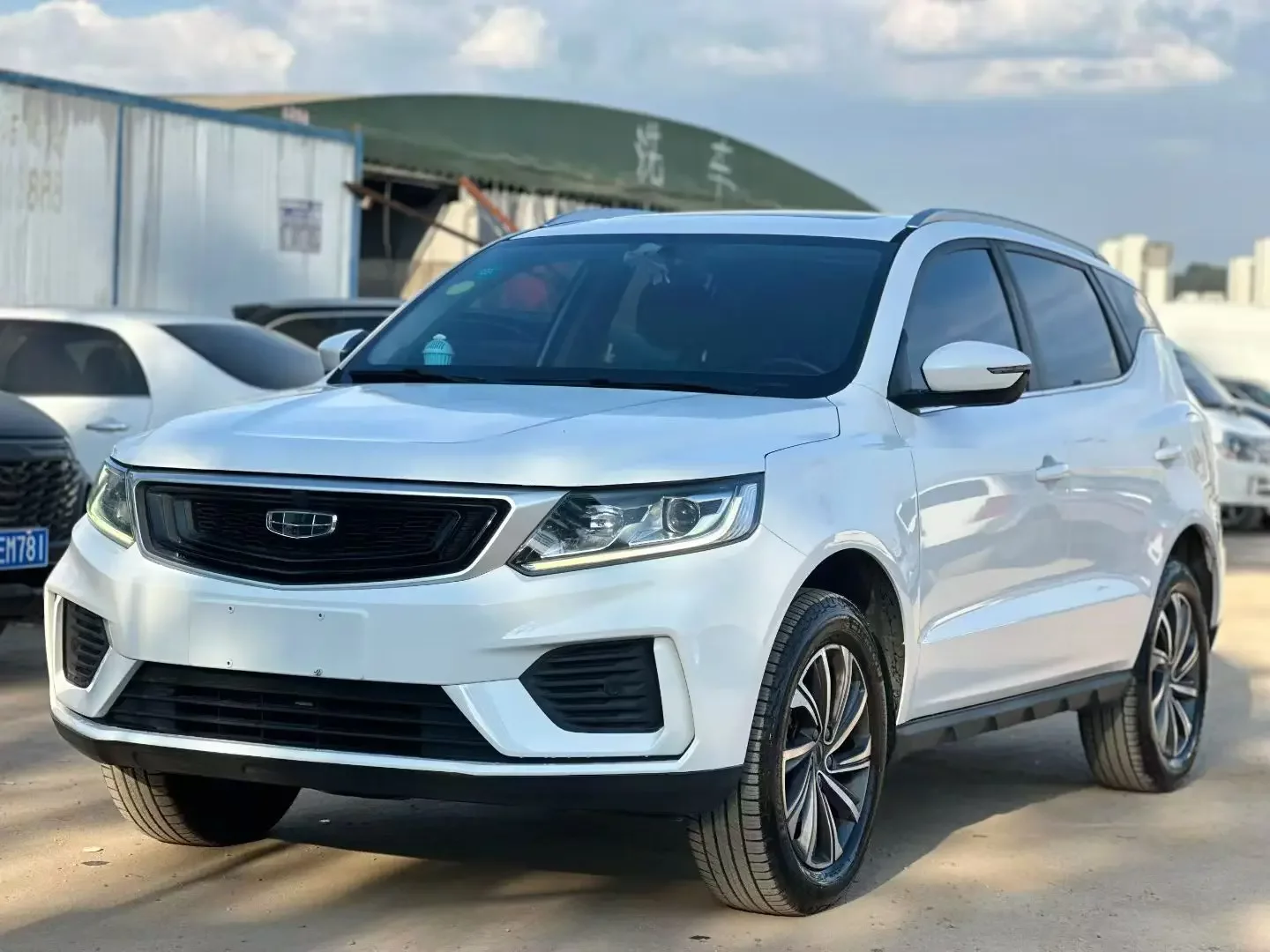 Geely Vision X6