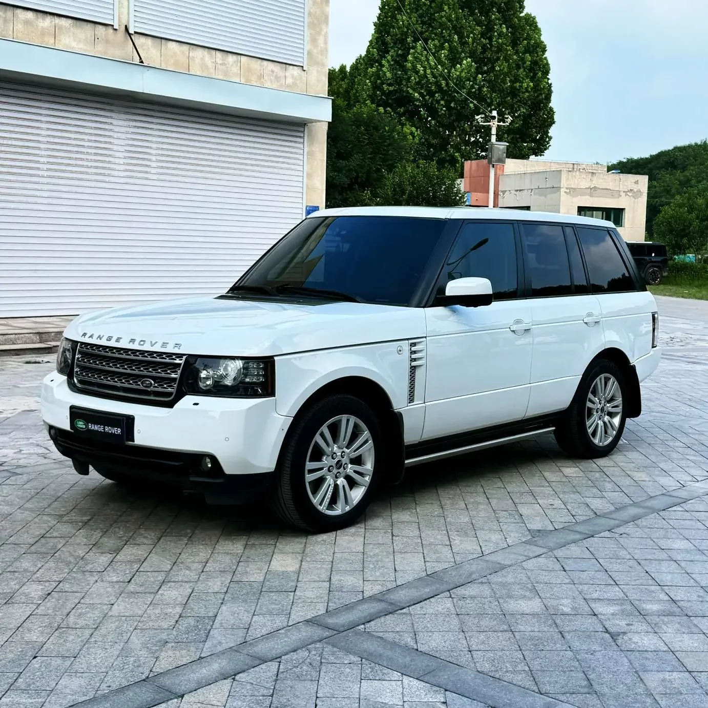 Land Rover range rover