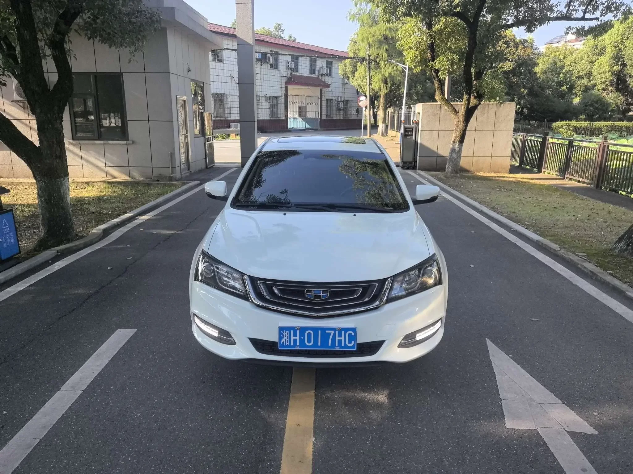 Geely emgrand  из Китая