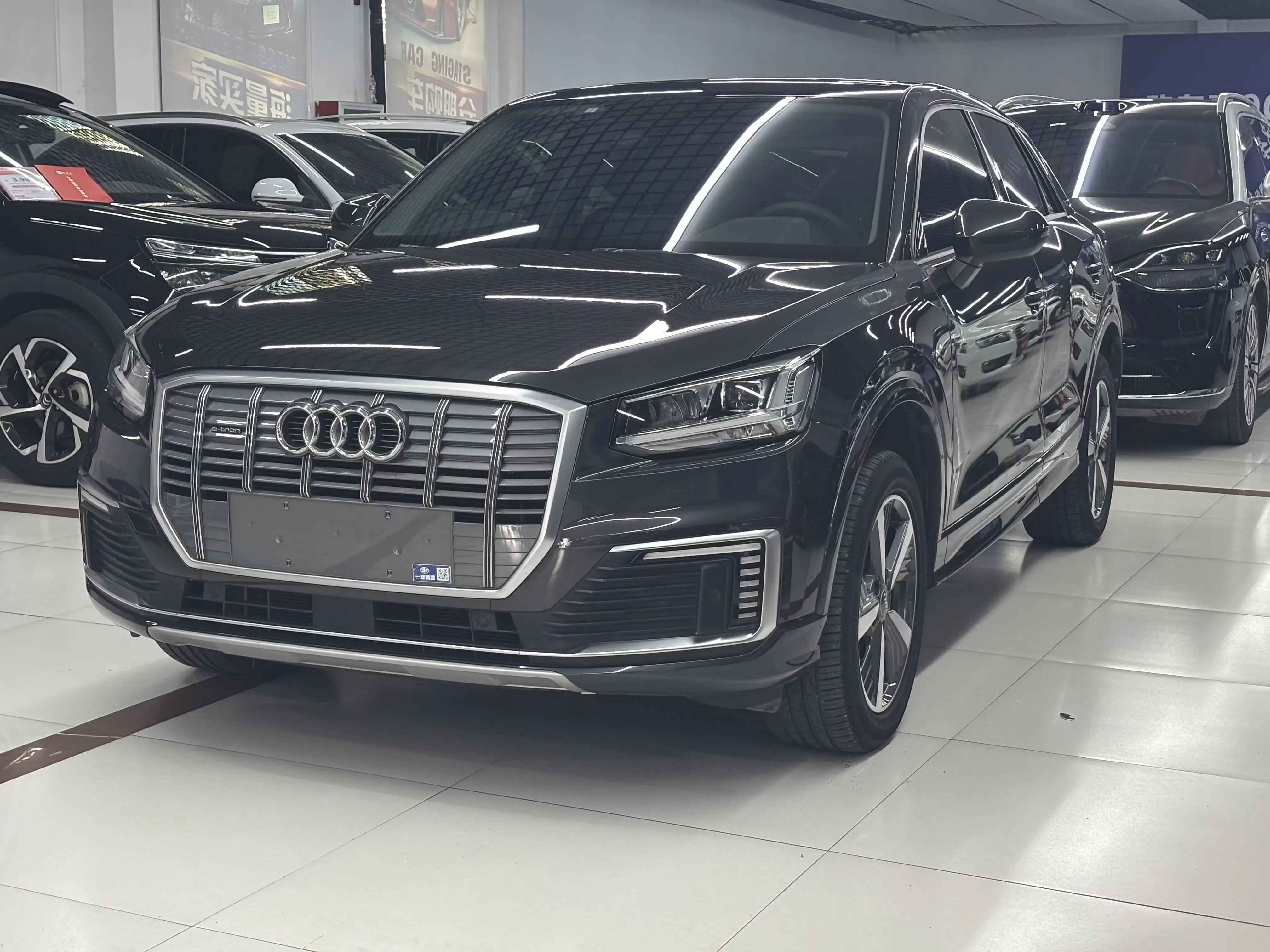 Audi Q2L e-tron  из Китая