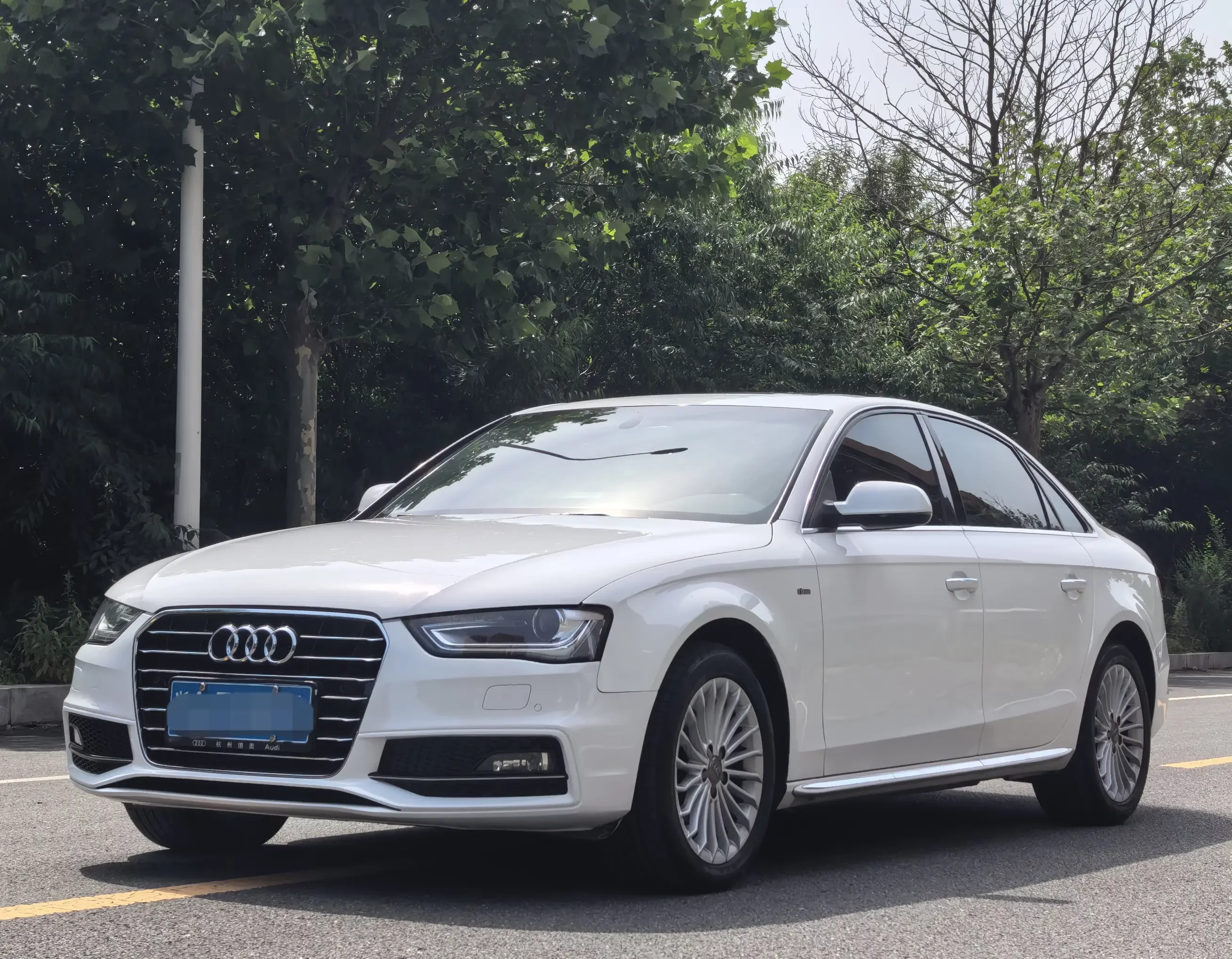Audi A4L  из Китая