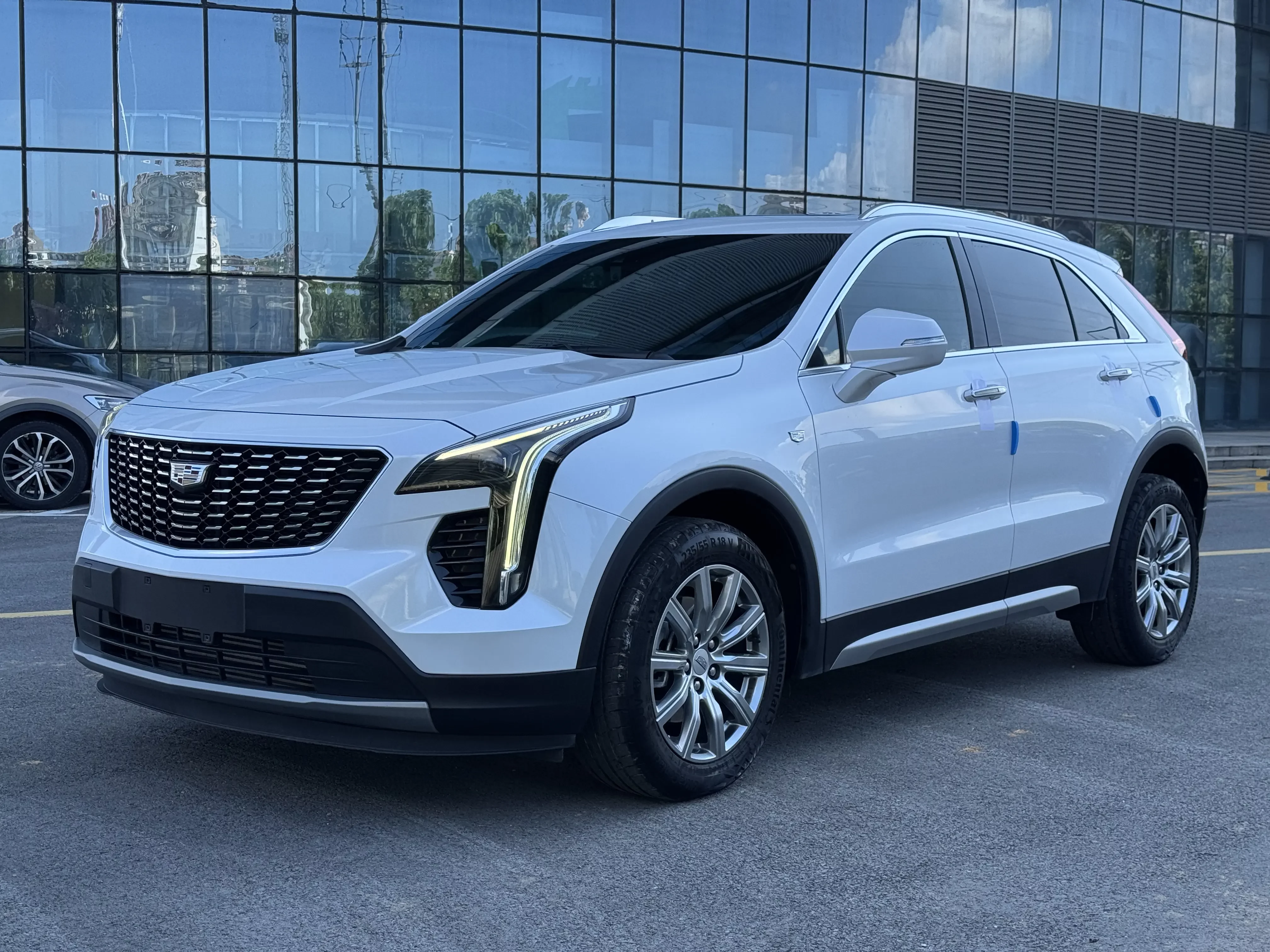 Cadillac XT4  из Китая