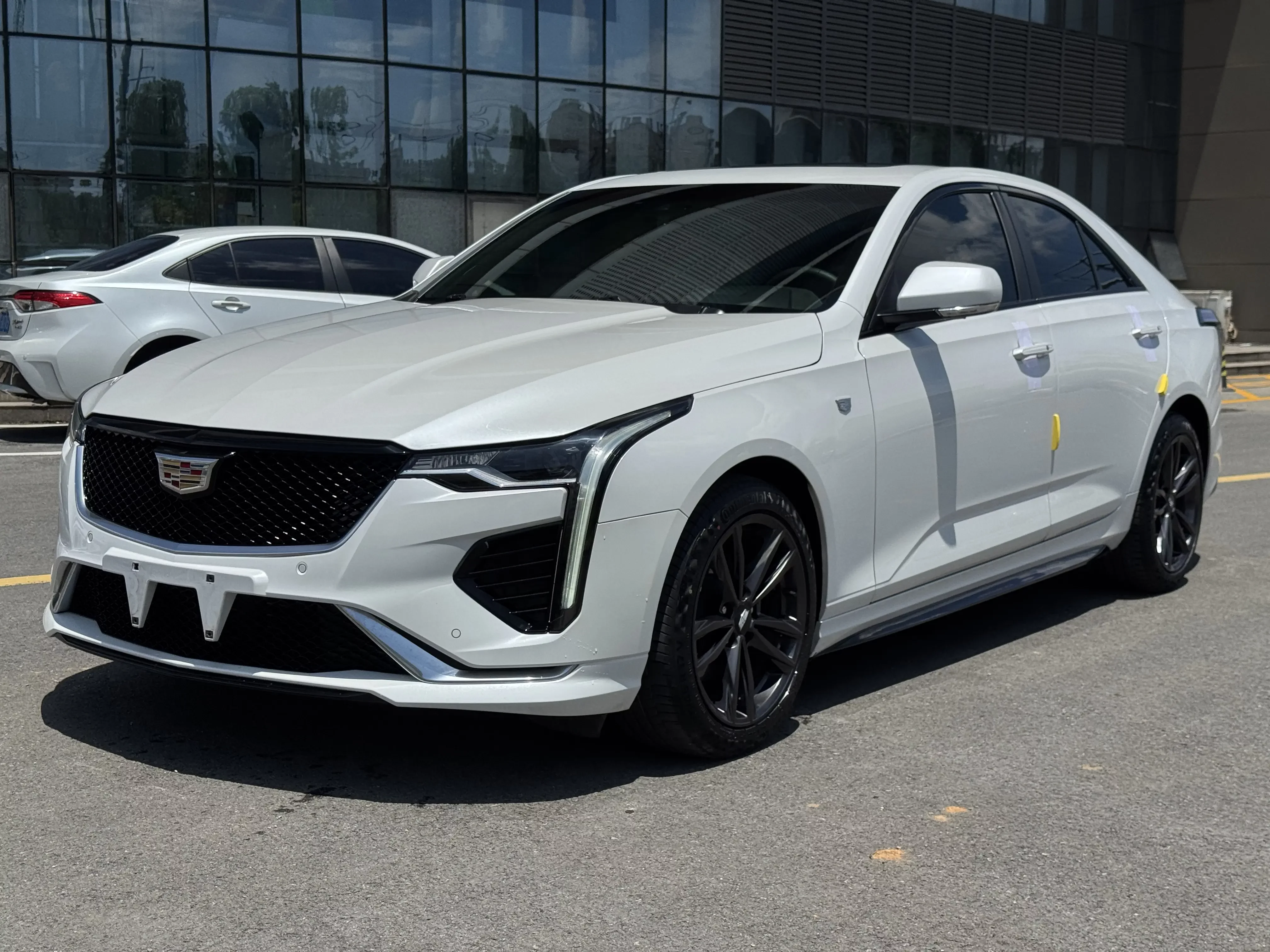 Cadillac CT4  из Китая