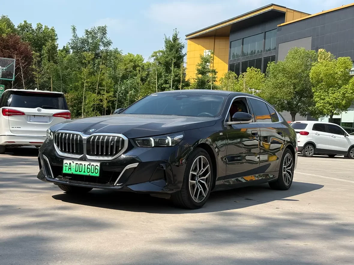 BMW i5  из Китая