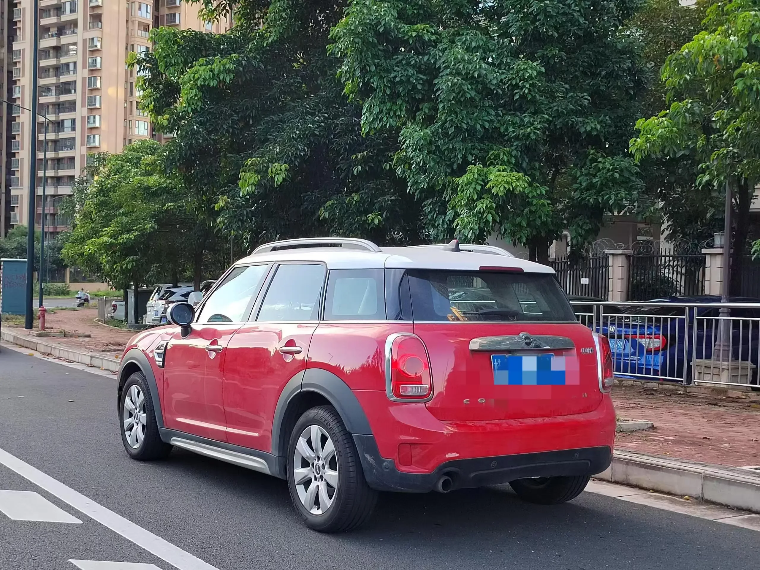 MINI COUNTRYMAN