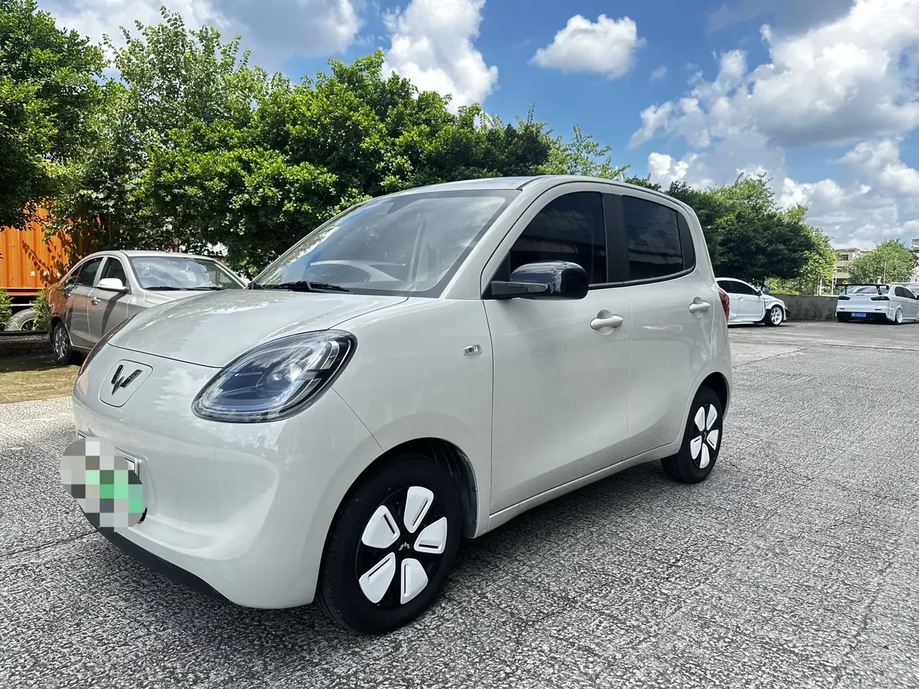 Wuling Hongguang MINIEV  из Китая