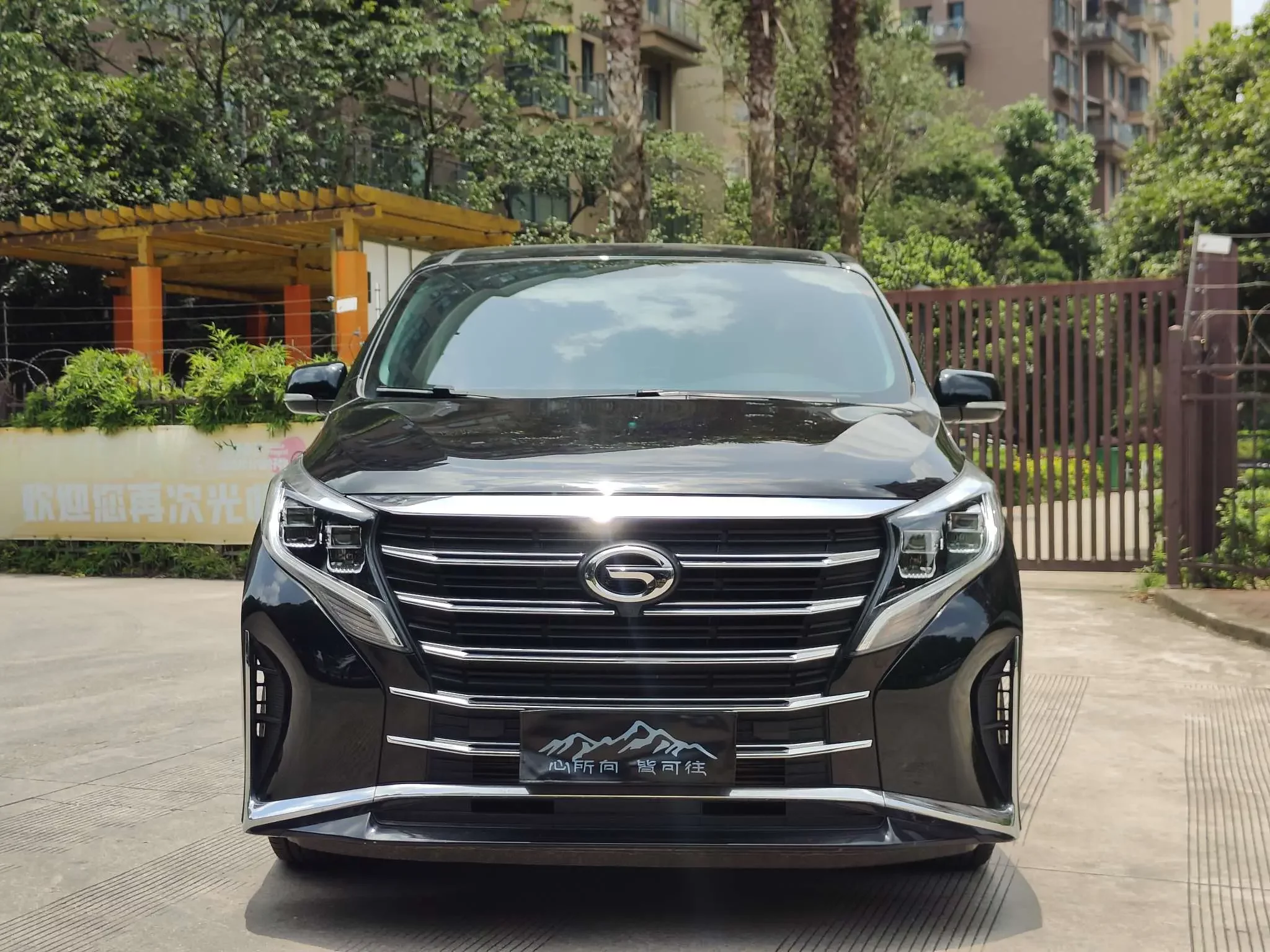 GAC Trumpchi M8  из Китая