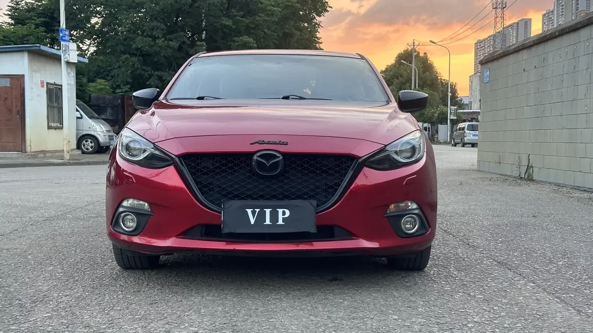 Mazda Axela (3)  из Китая