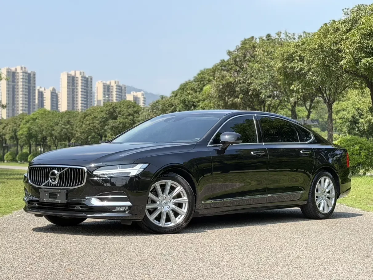 Volvo S90