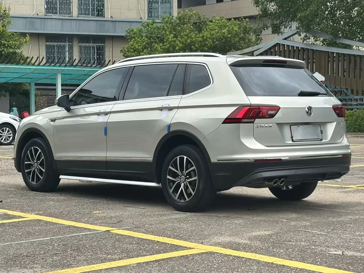 Volkswagen Tiguan L