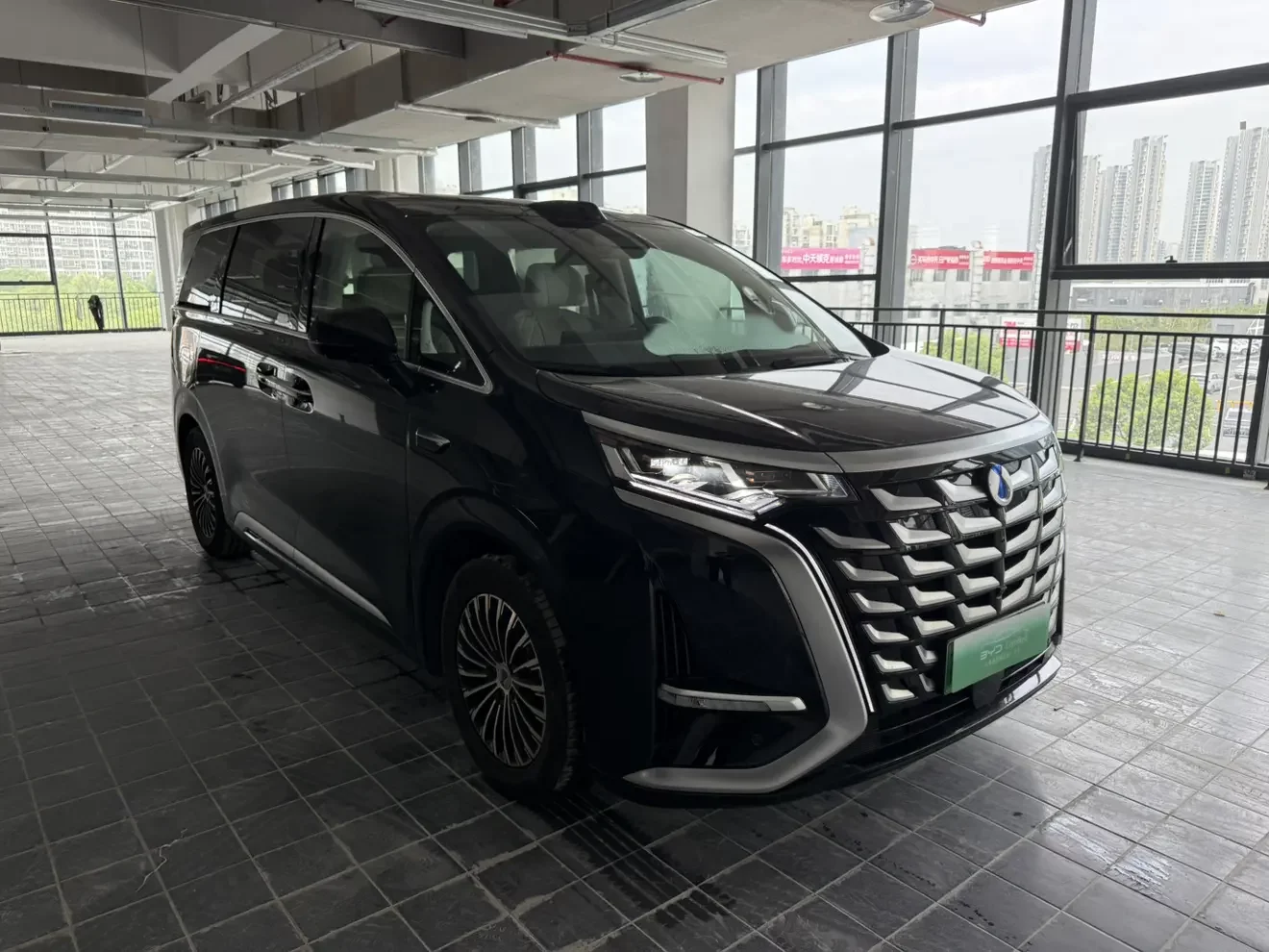 Denza D9 DM