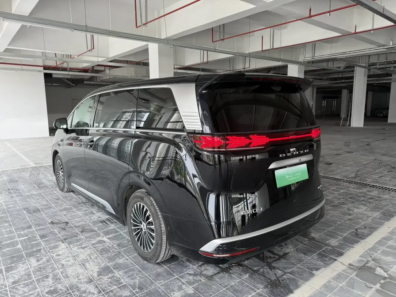 Denza D9 DM