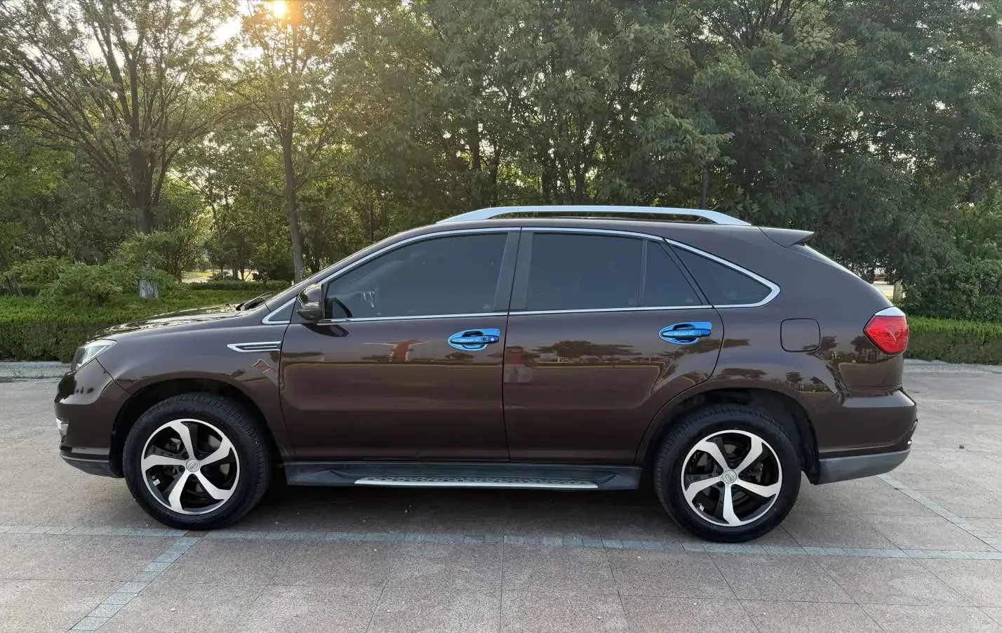 BYD S7