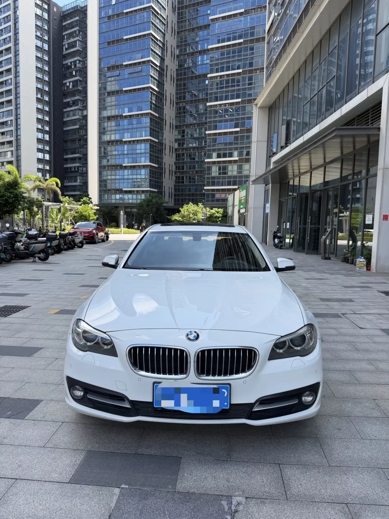 BMW 5 Series  из Китая