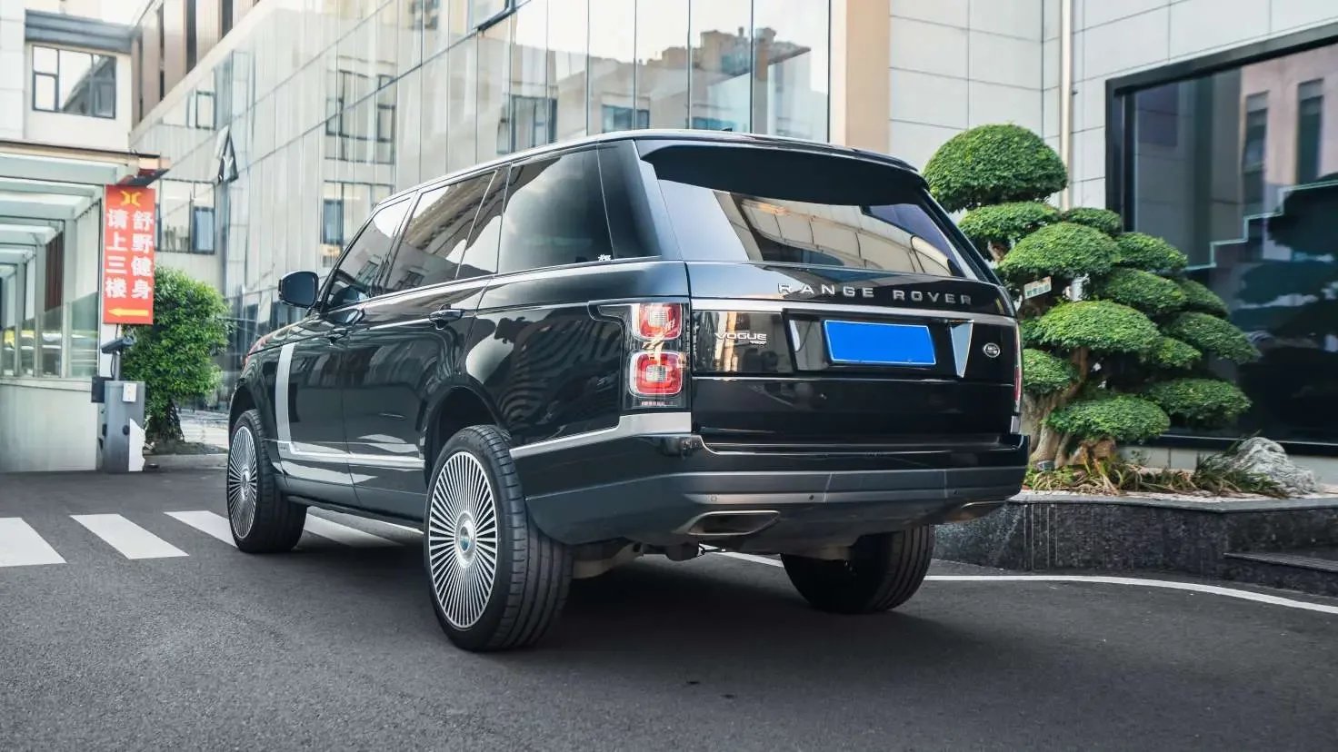 Land Rover range rover