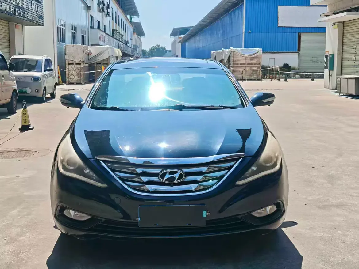Hyundai sonata eight