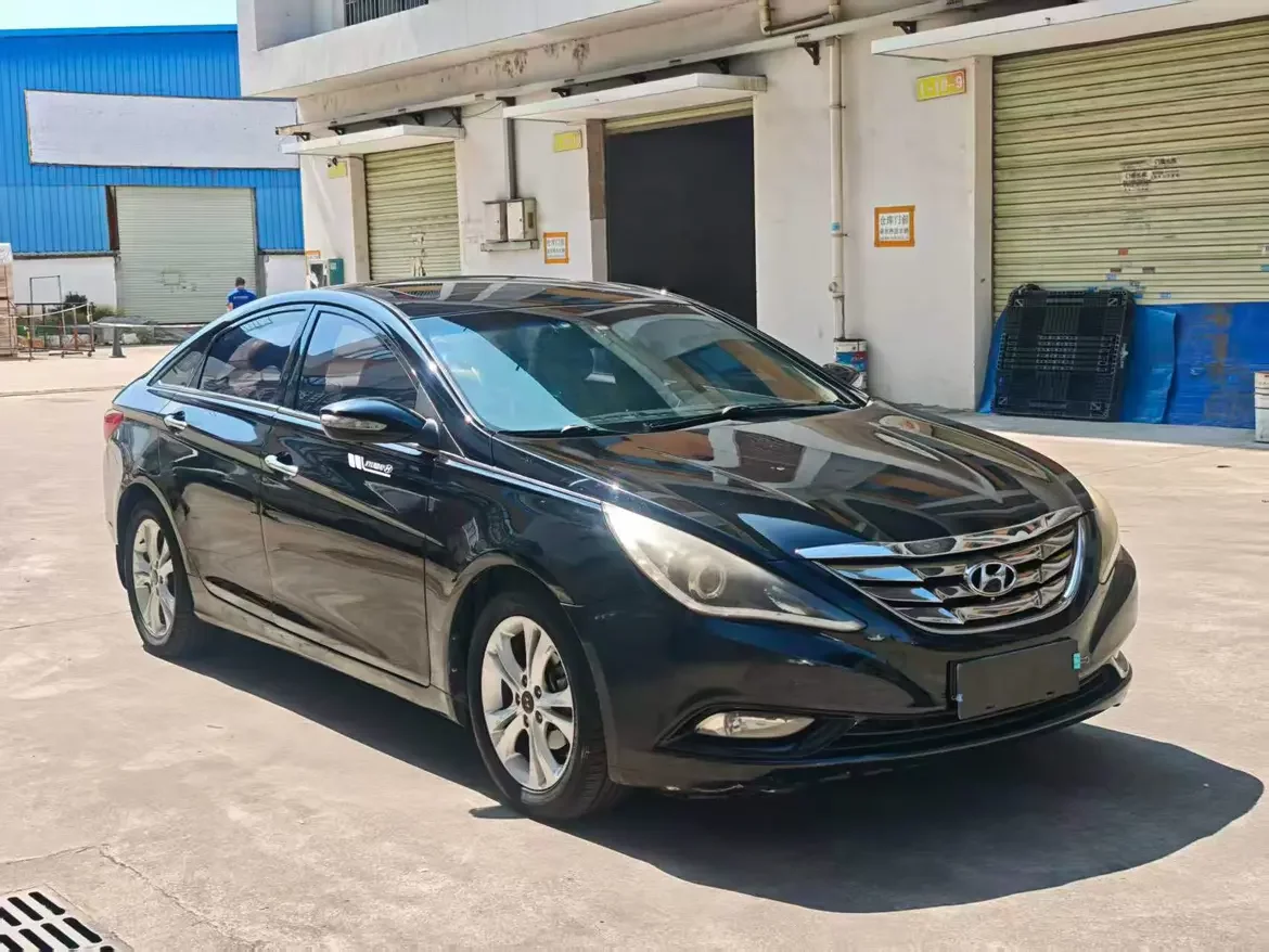 Hyundai sonata eight