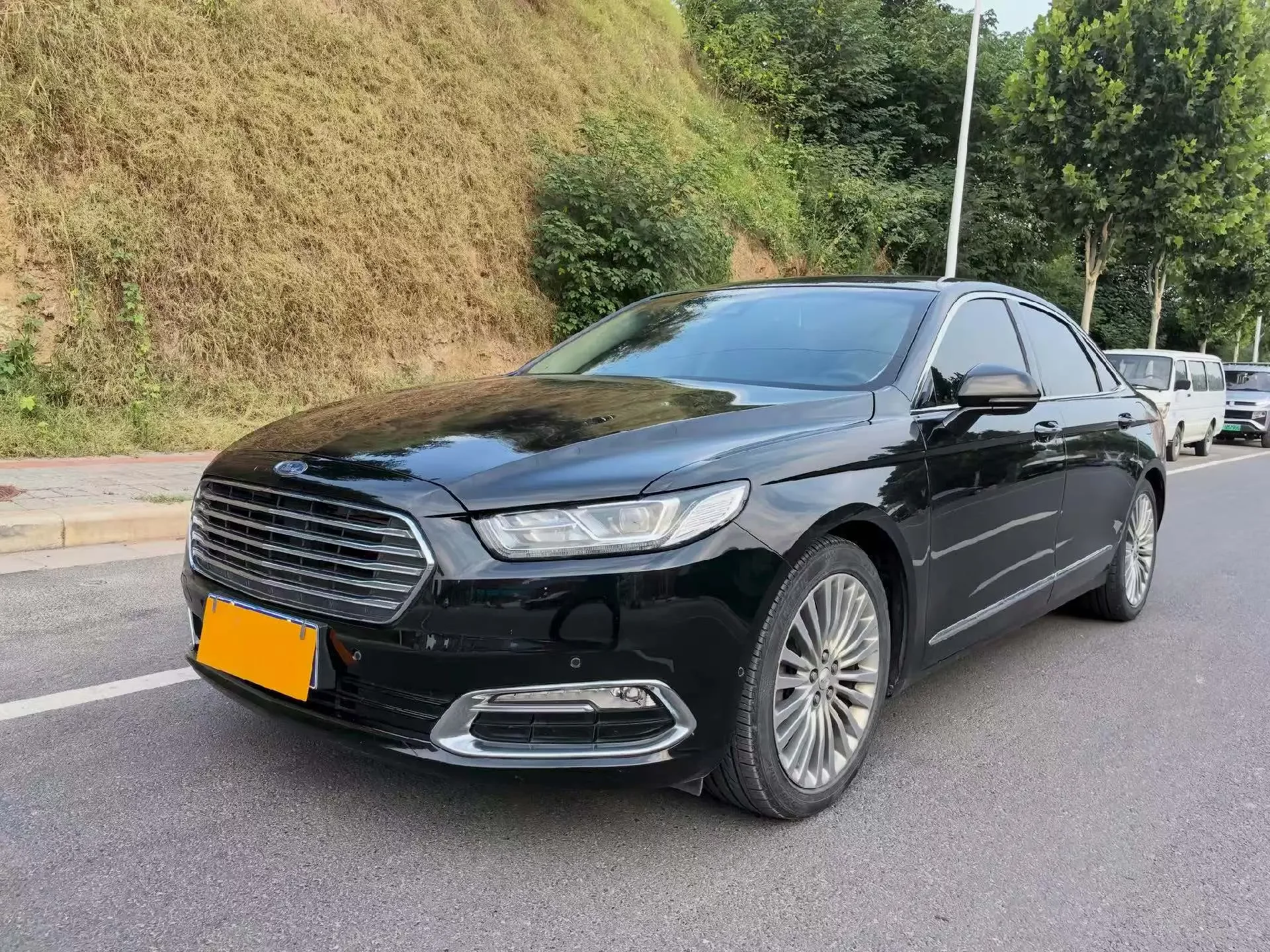 Ford Taurus