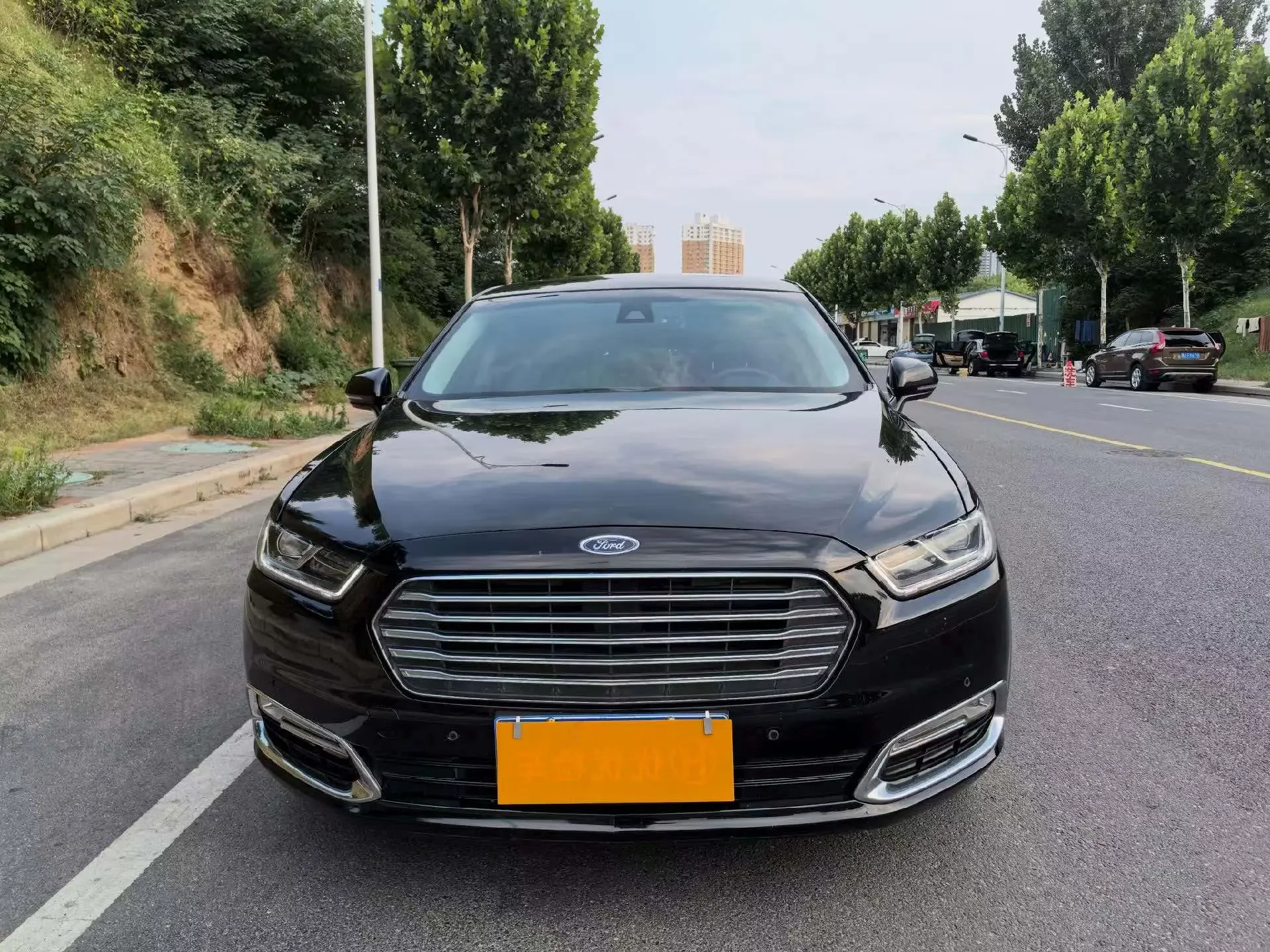 Ford Taurus