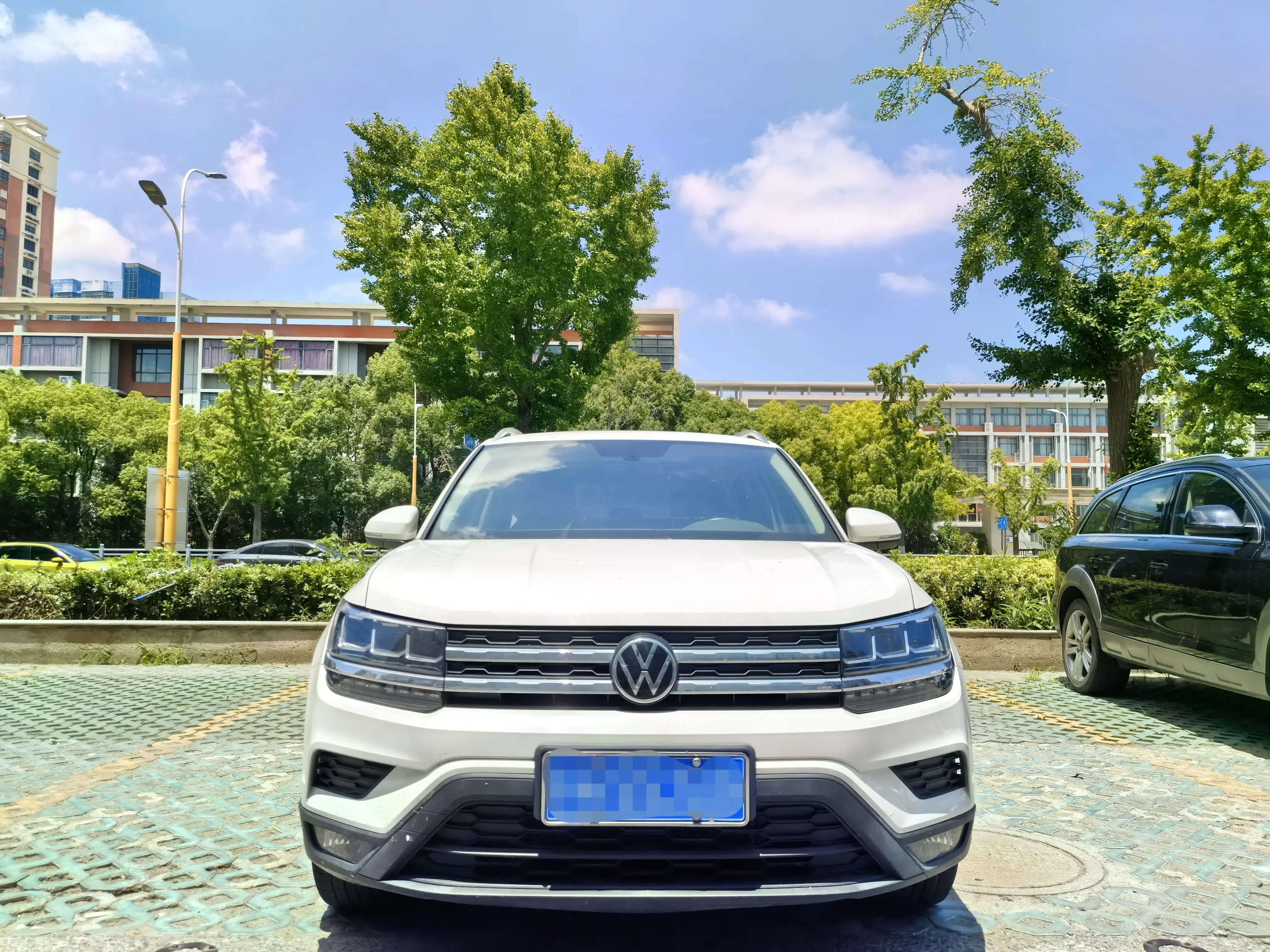 Volkswagen Tharu