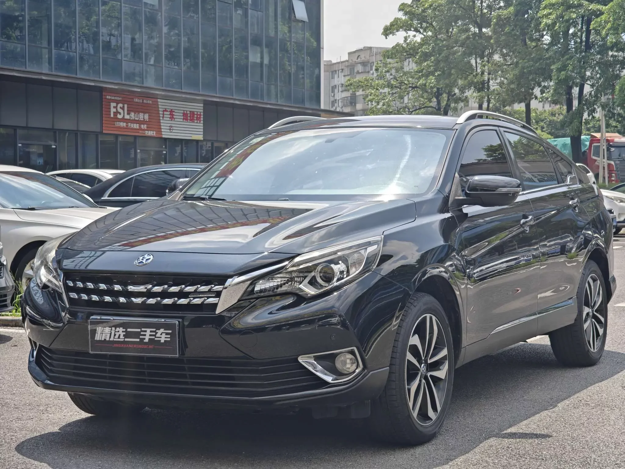 Kai Chen Venucia T90