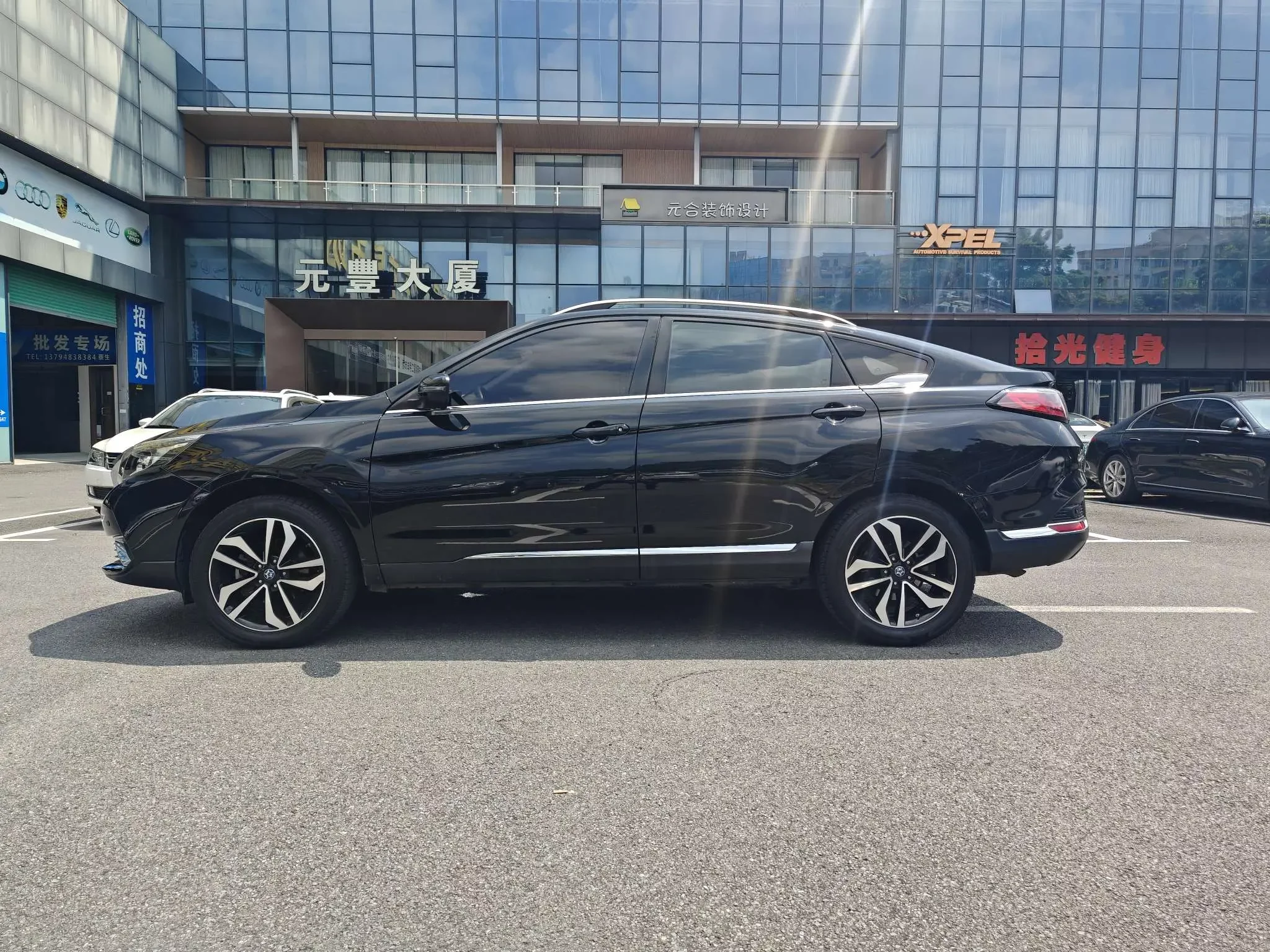 Kai Chen Venucia T90