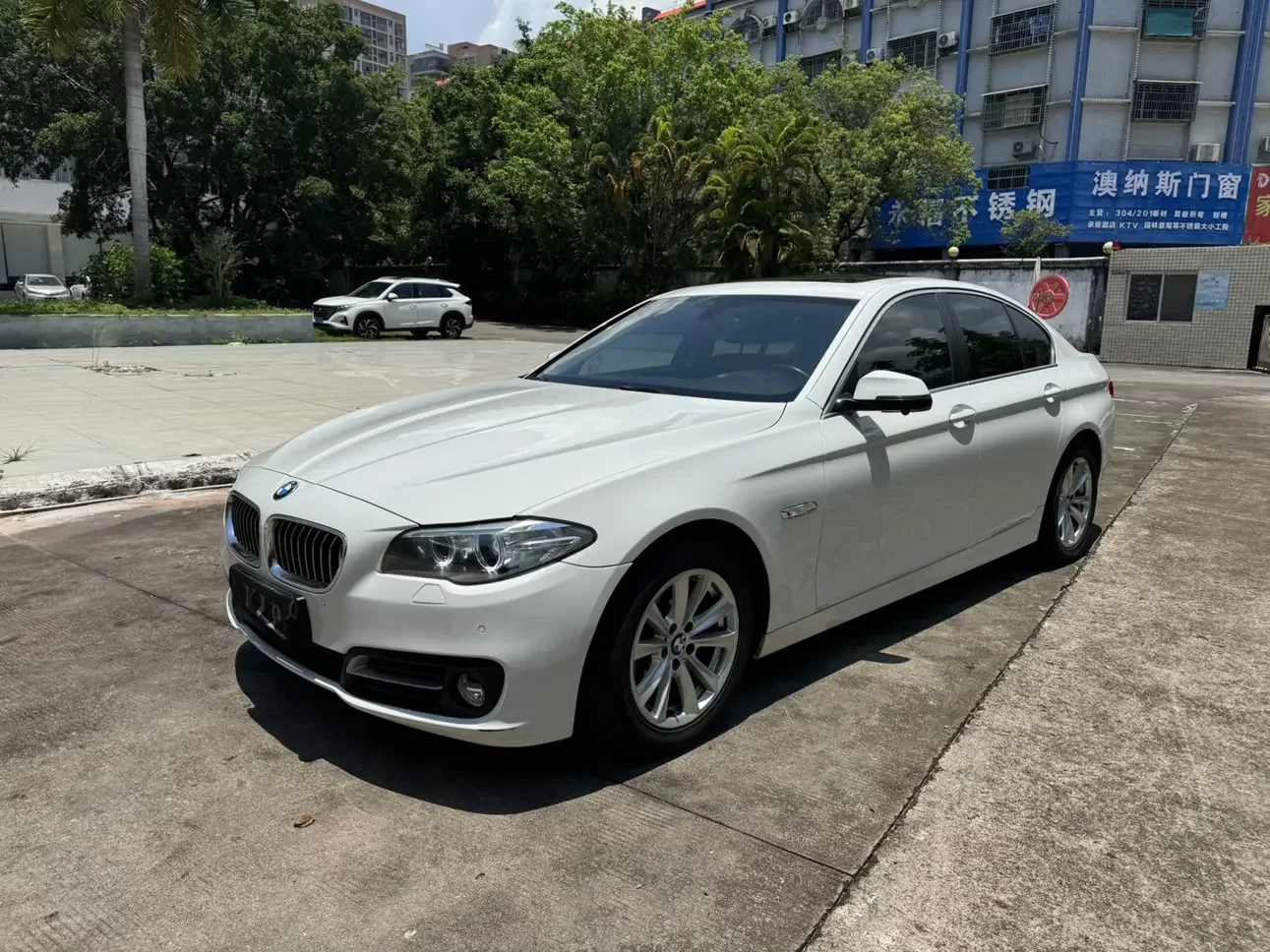 BMW 5 Series  из Китая