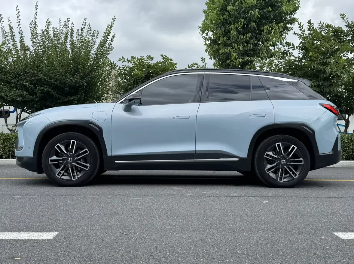 NIO ES6