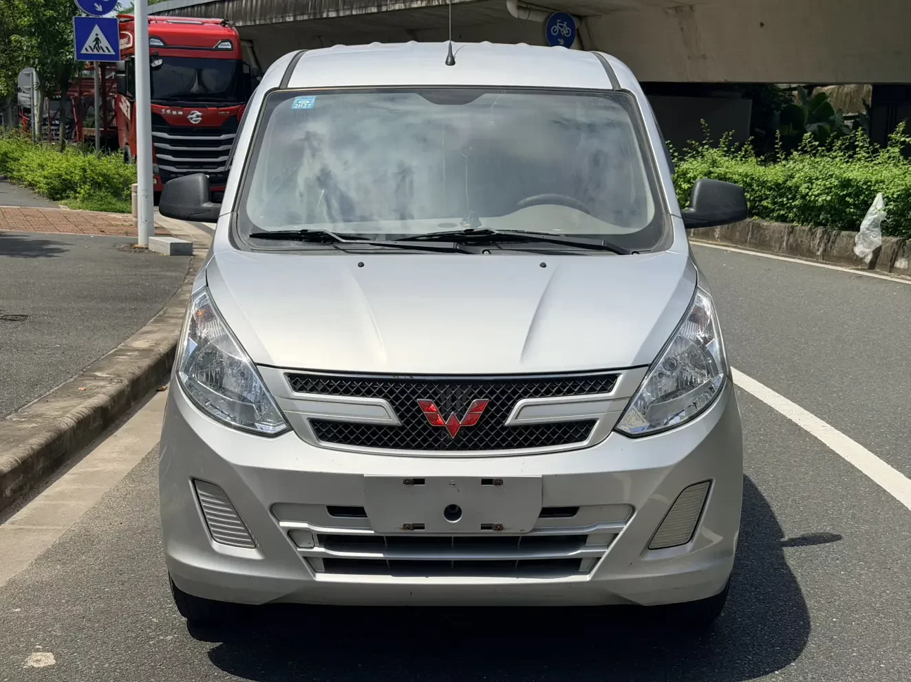 Wuling Rongguang V  из Китая