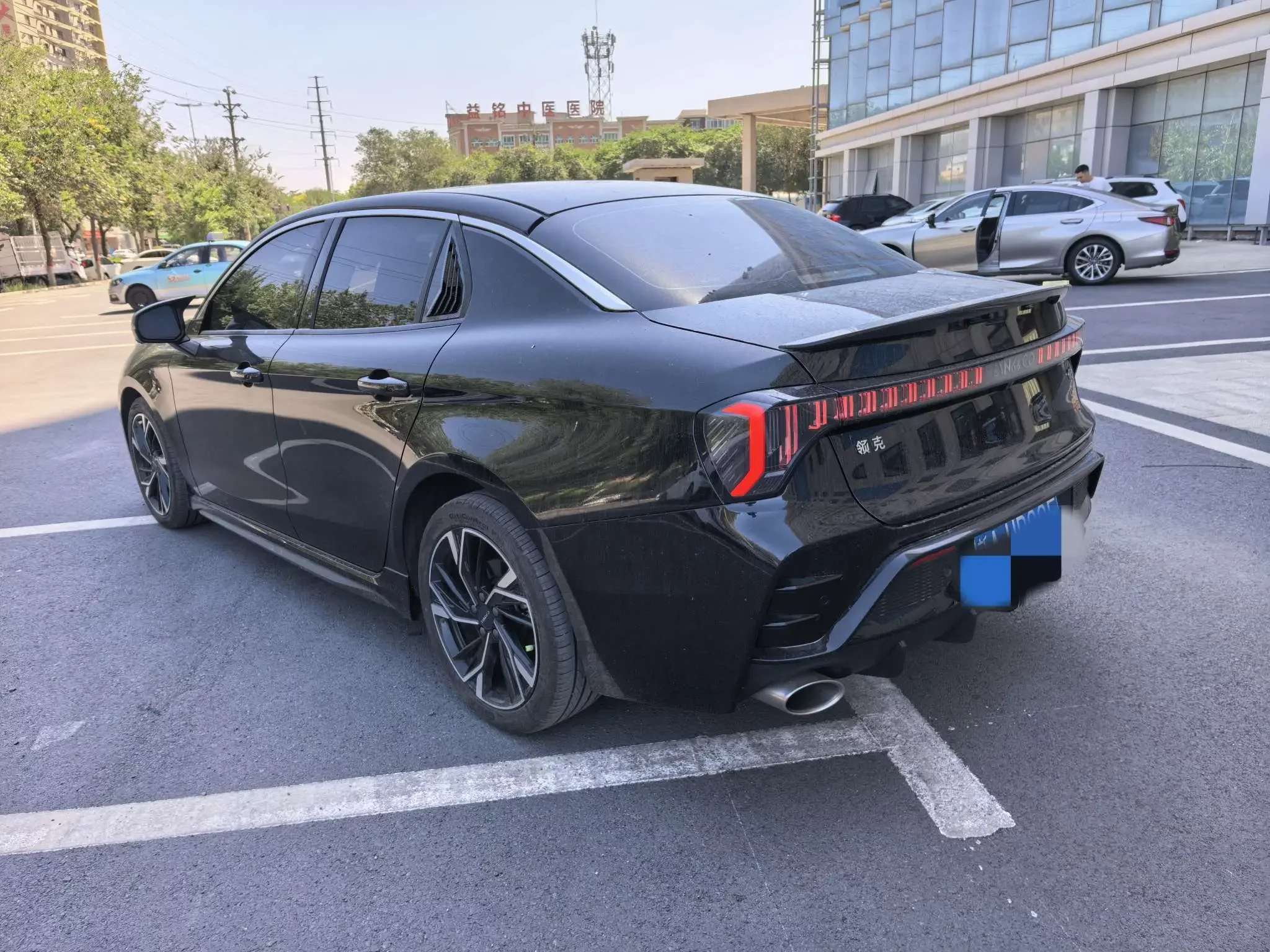 Lynk & Co 03