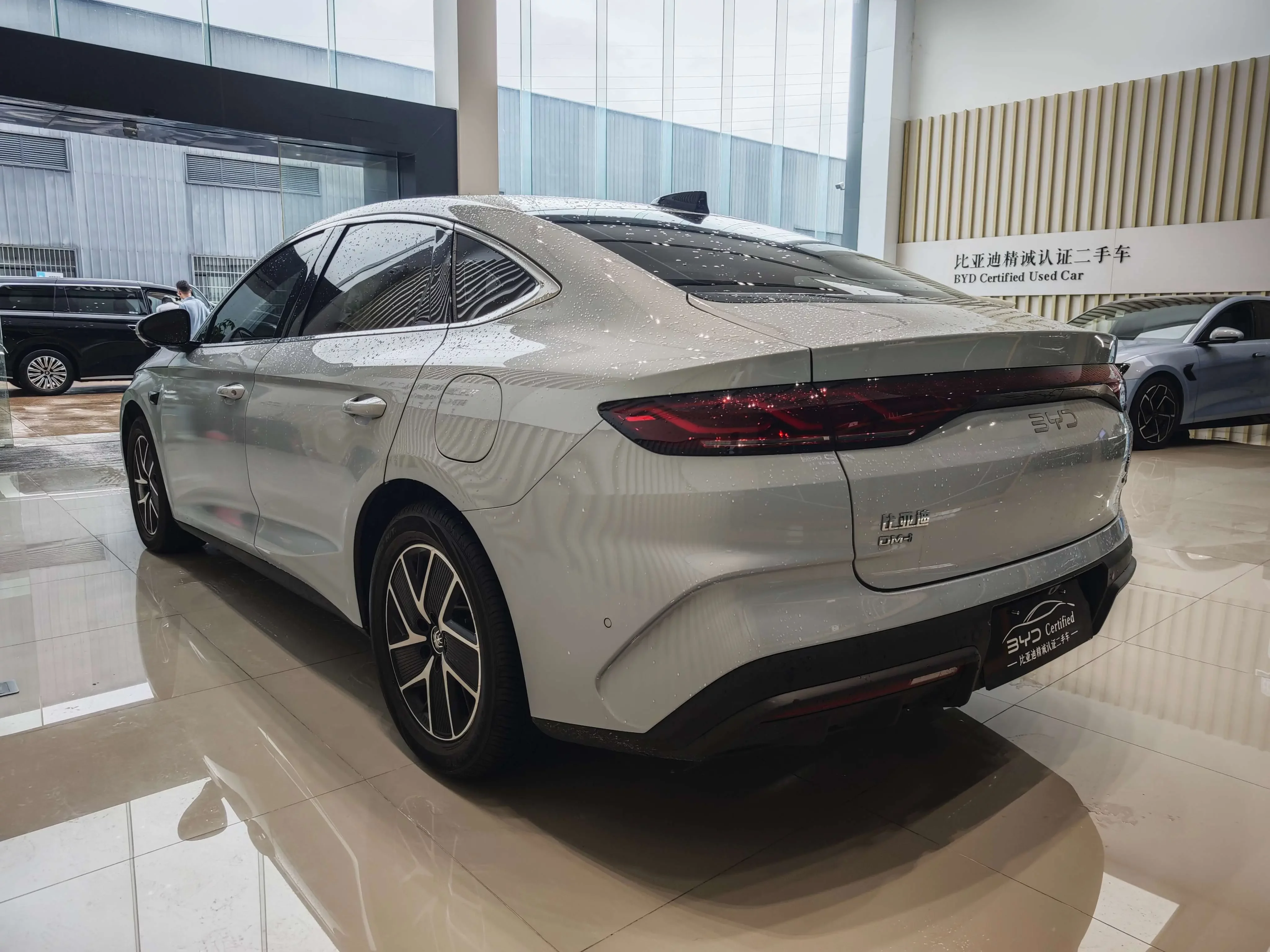 BYD Qin L DM