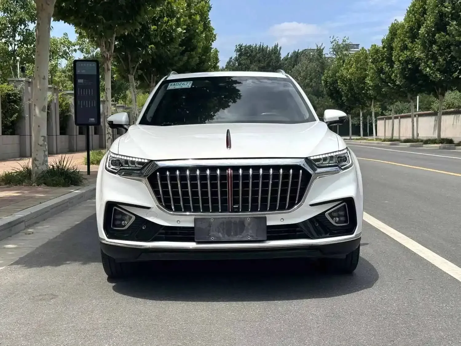 Hongqi HS5  из Китая