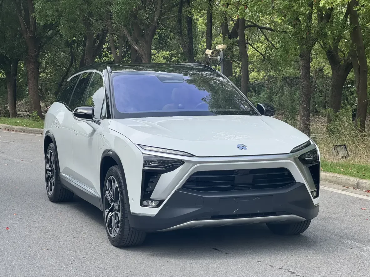 NIO ES8