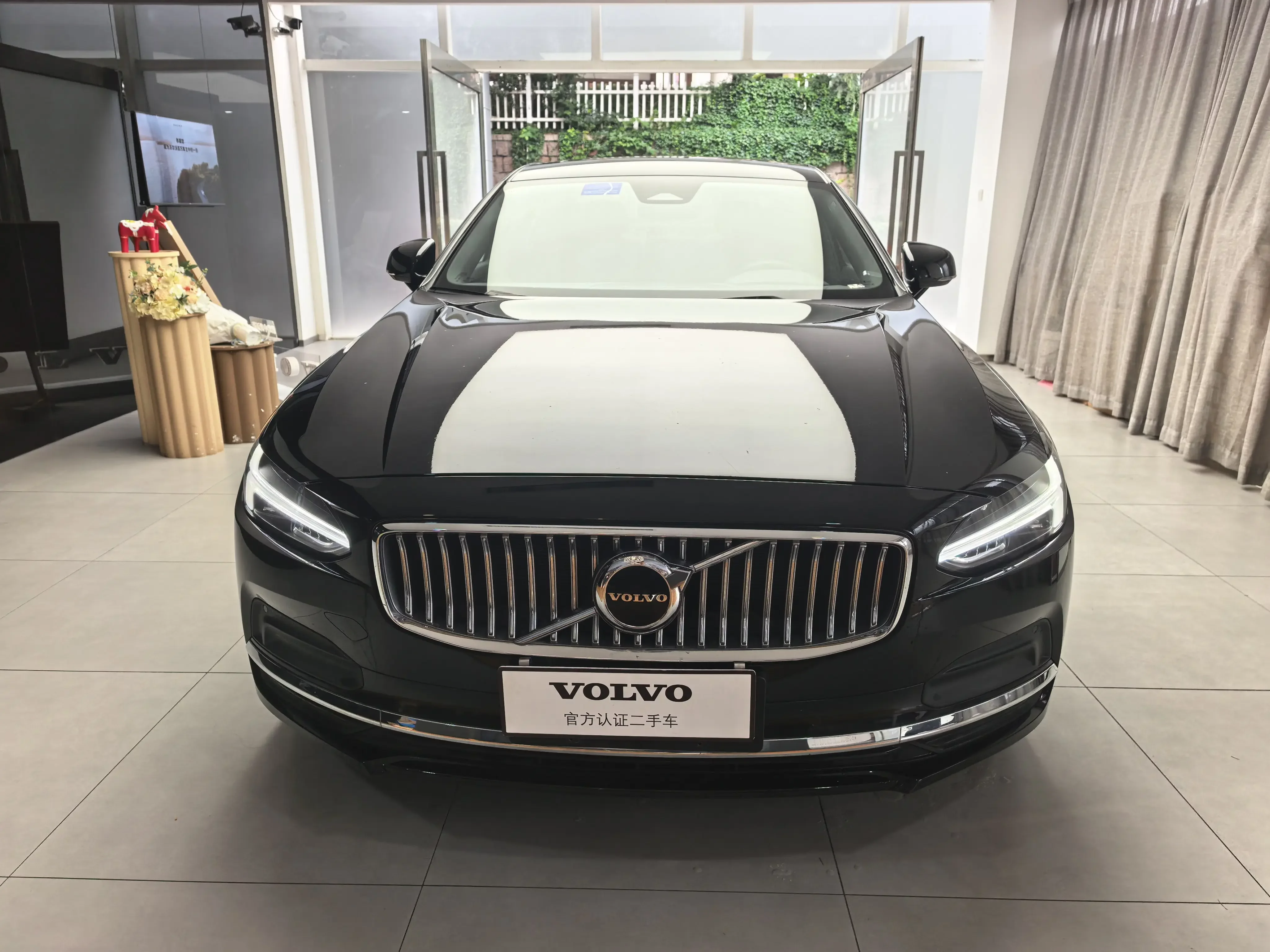 Volvo S90