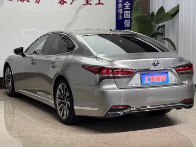 Lexus LS