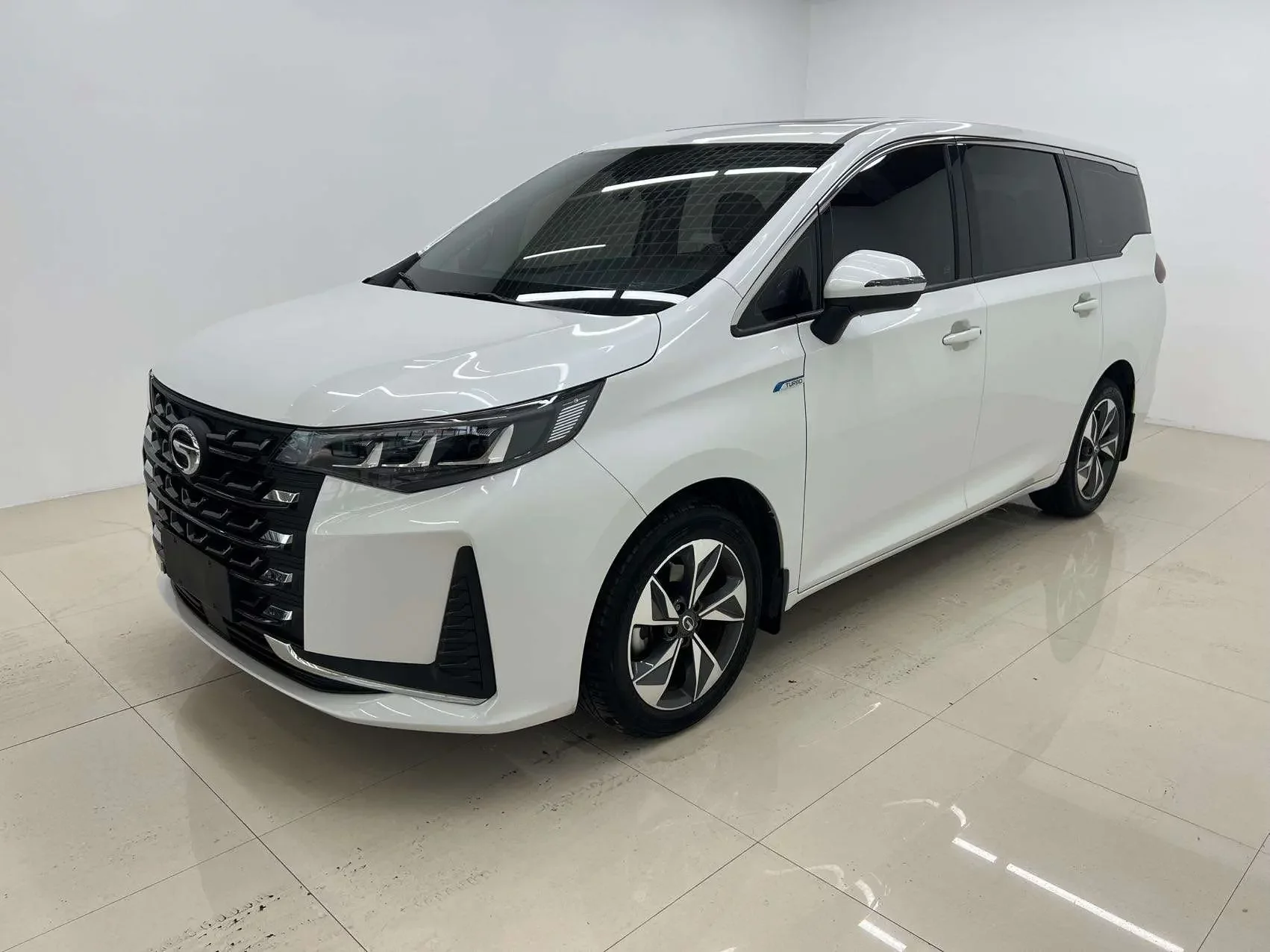 GAC Trumpchi M6  из Китая