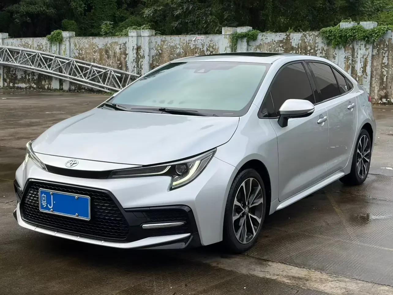 Toyota Levin (Lei Ling)  из Китая