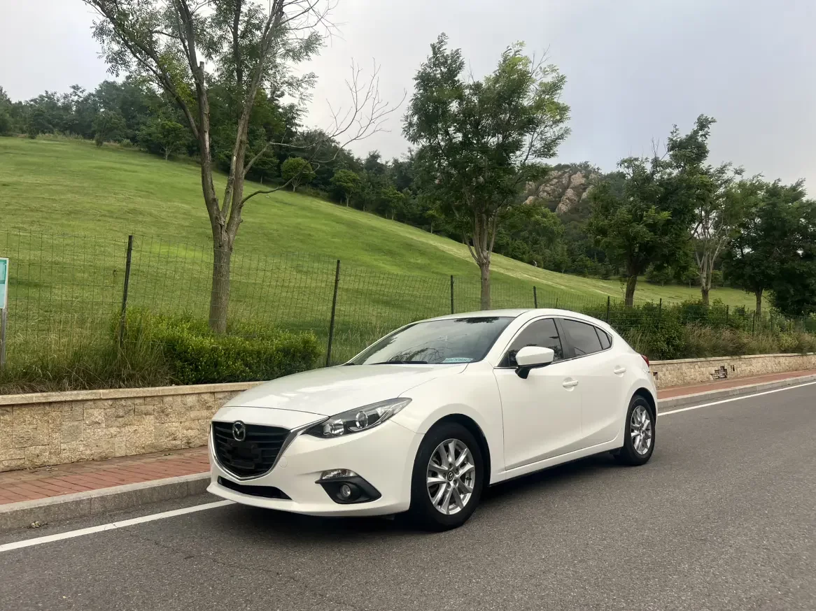 Mazda Axela (3)  из Китая