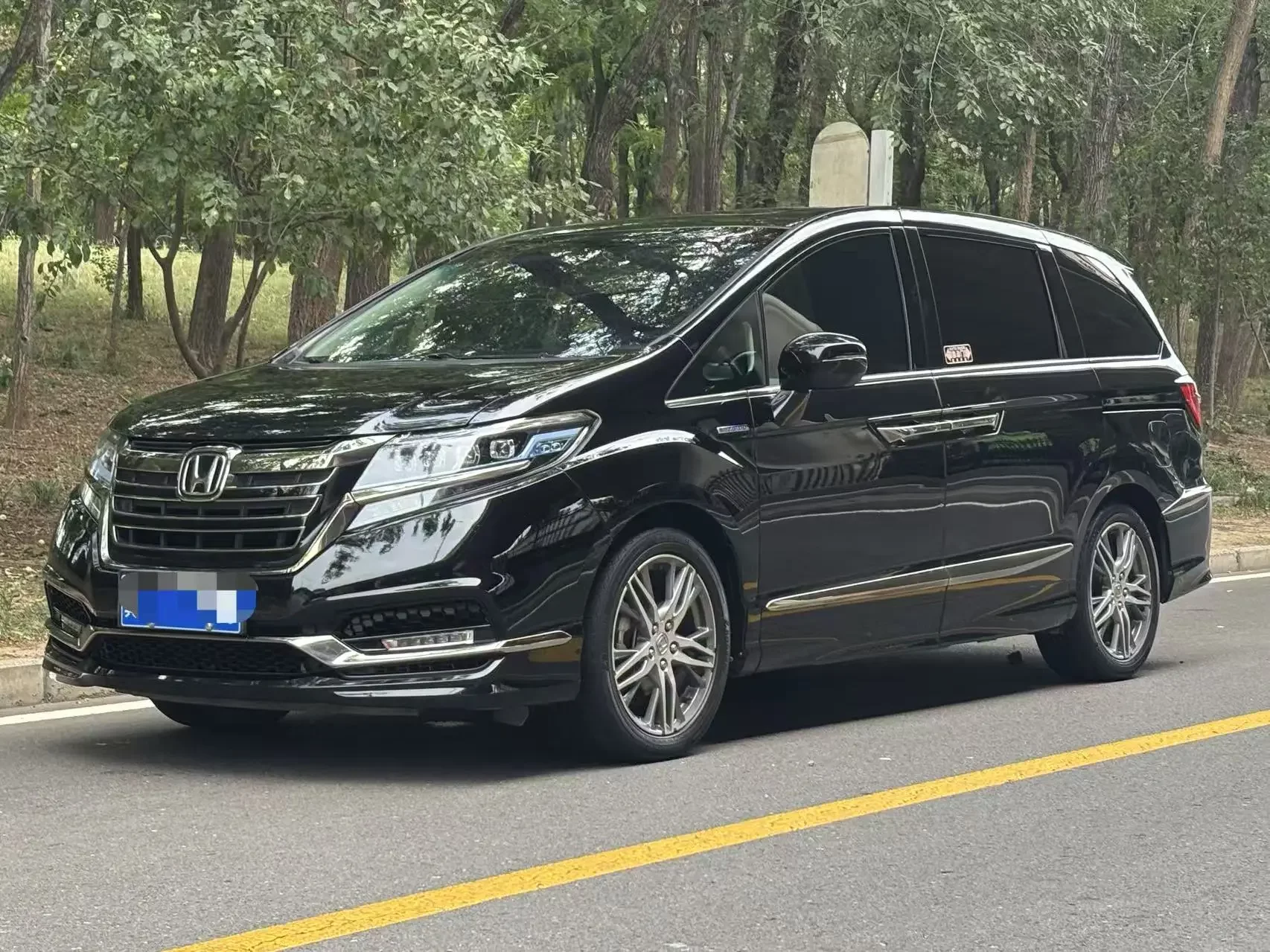 Honda Elysion (Alison)  из Китая