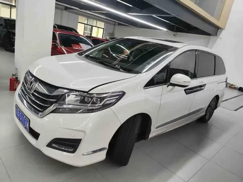 Honda Elysion (Alison)  из Китая