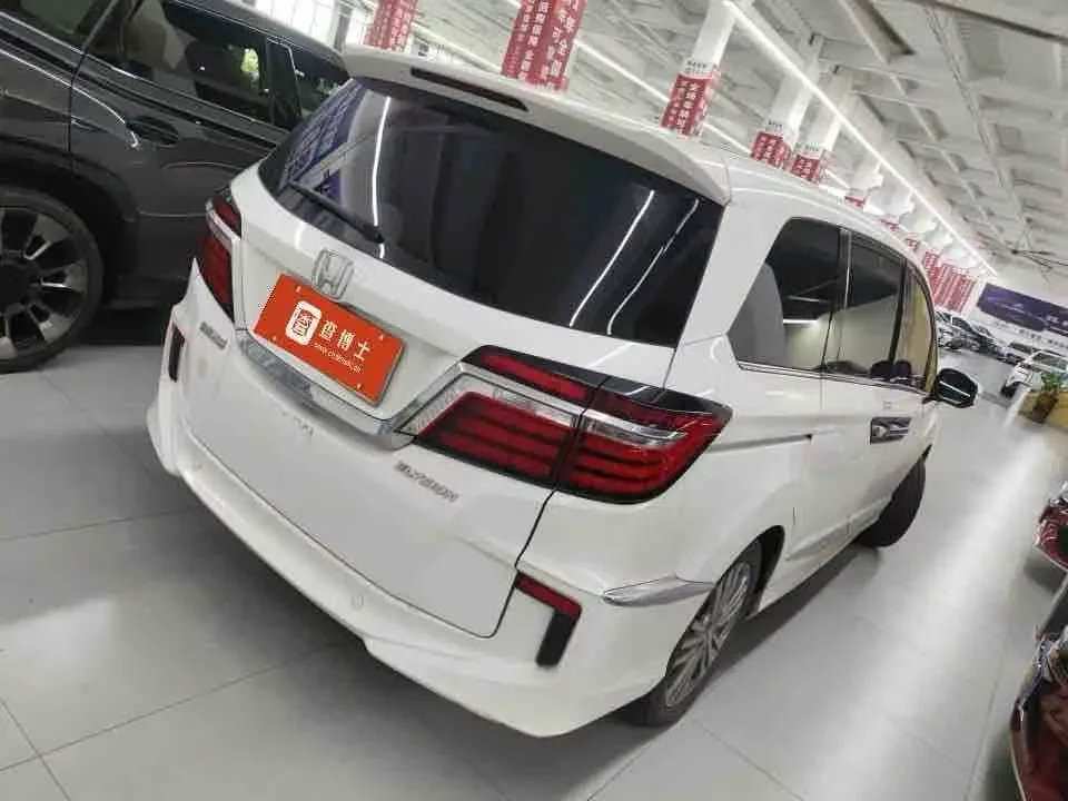 Honda Elysion (Alison)  из Китая