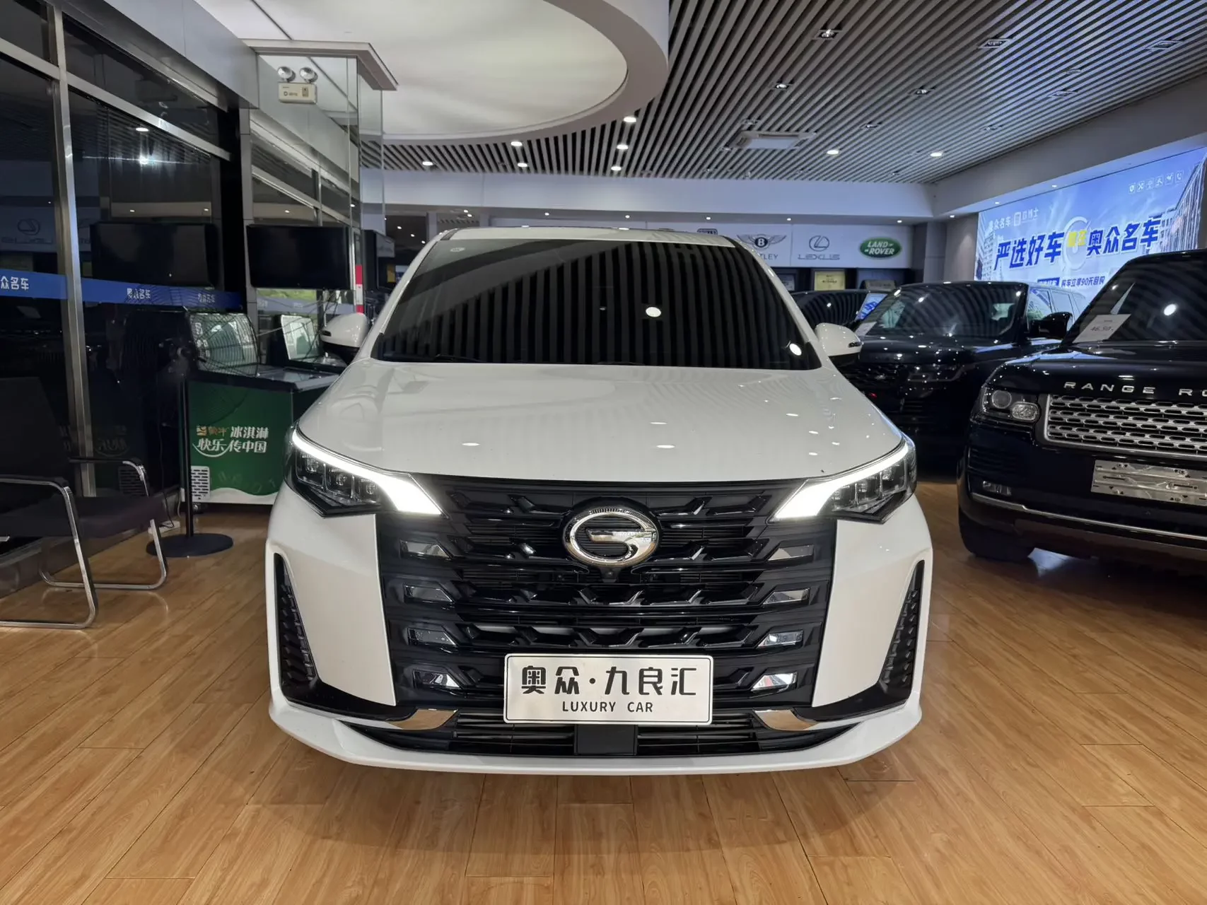 GAC Trumpchi M6  из Китая