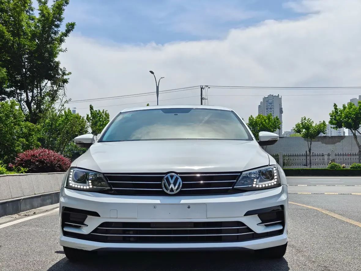 Volkswagen Sagitar  из Китая