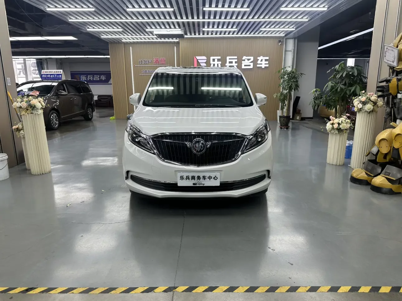 Buick GL8  из Китая