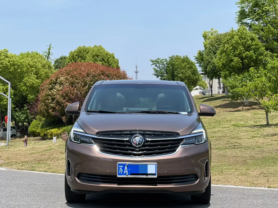 Buick GL8  из Китая
