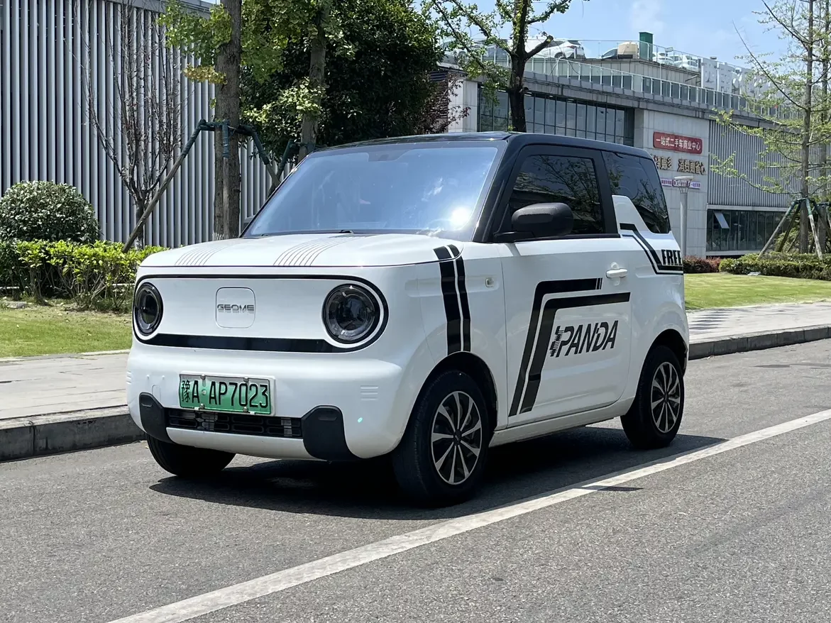 Geely panda  из Китая