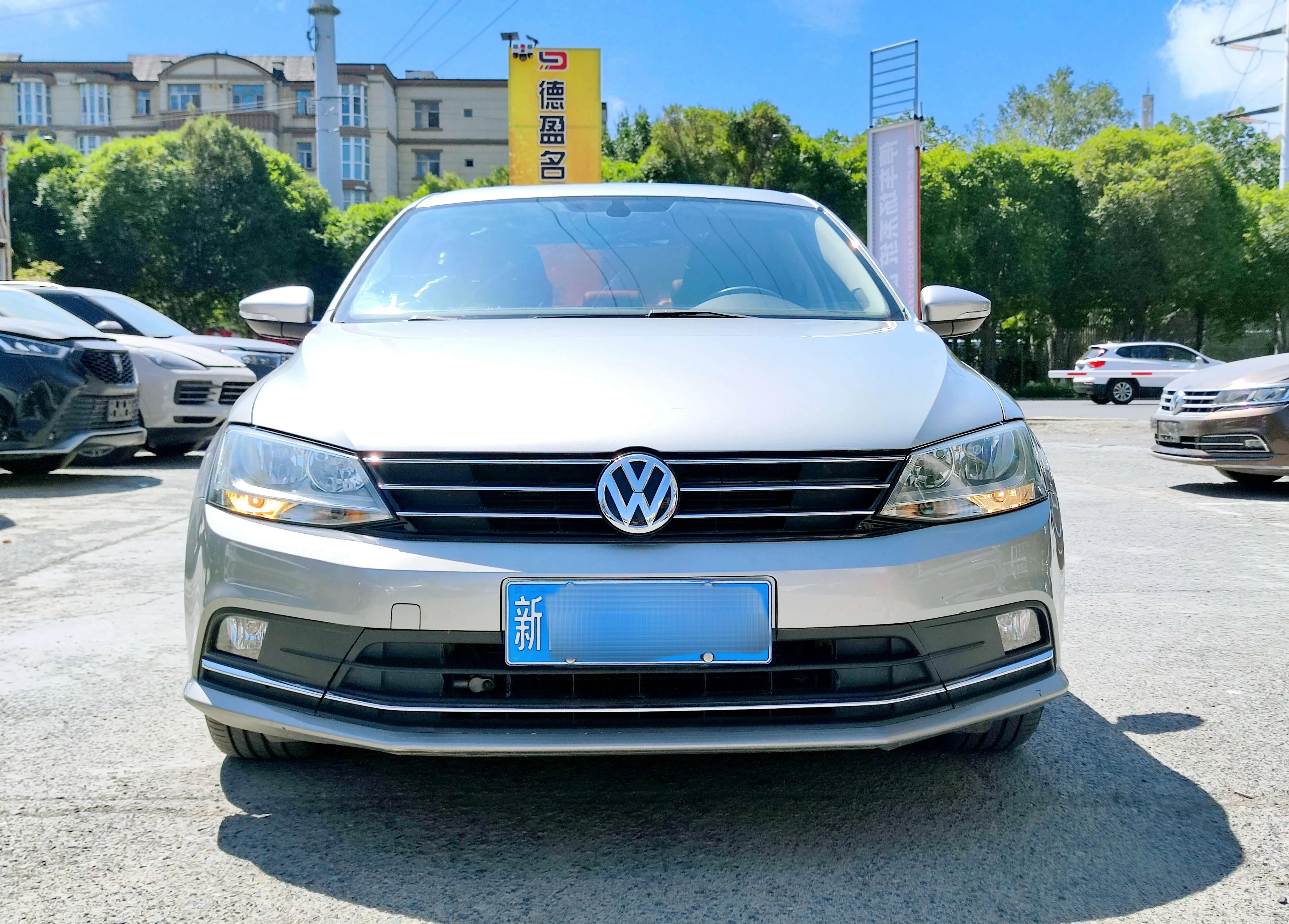 Volkswagen Sagitar  из Китая