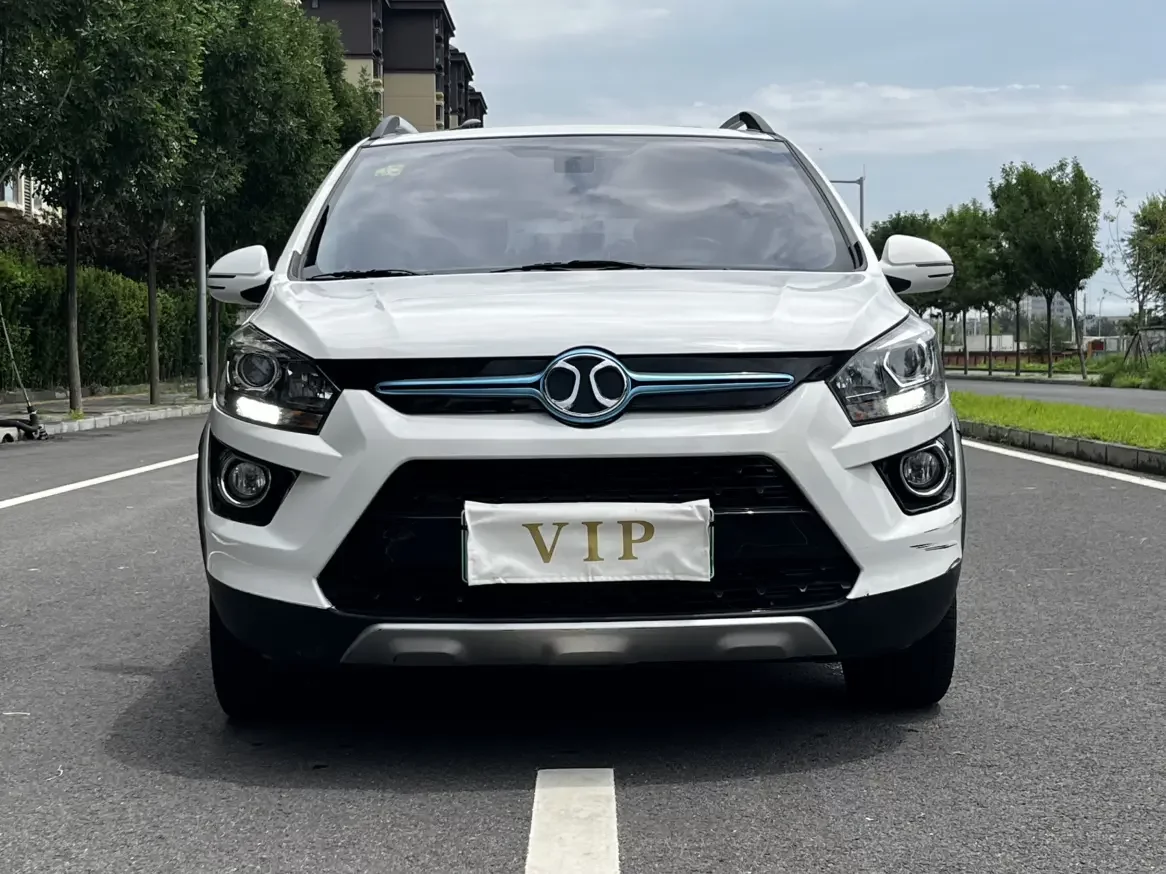 BAIC New Energy EX  из Китая