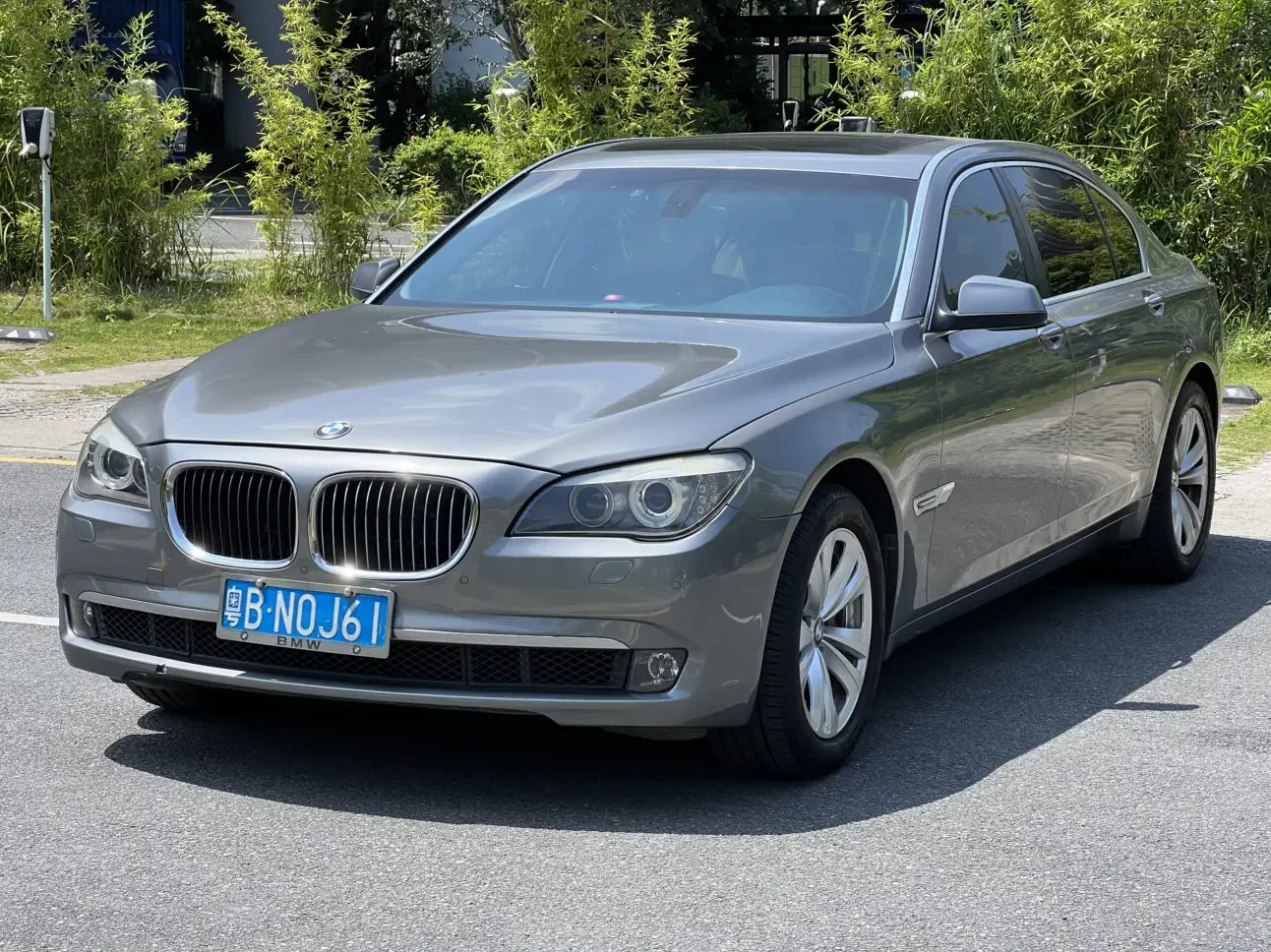 BMW 7 Series  из Китая
